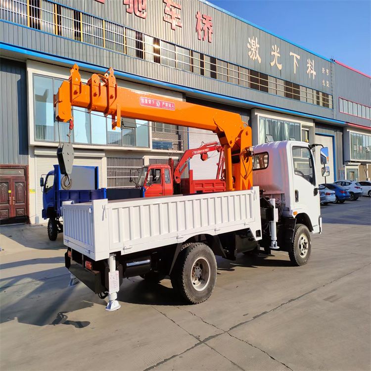 额敏县三轮随车吊定制 农用改装机自备吊中瑞长期出售