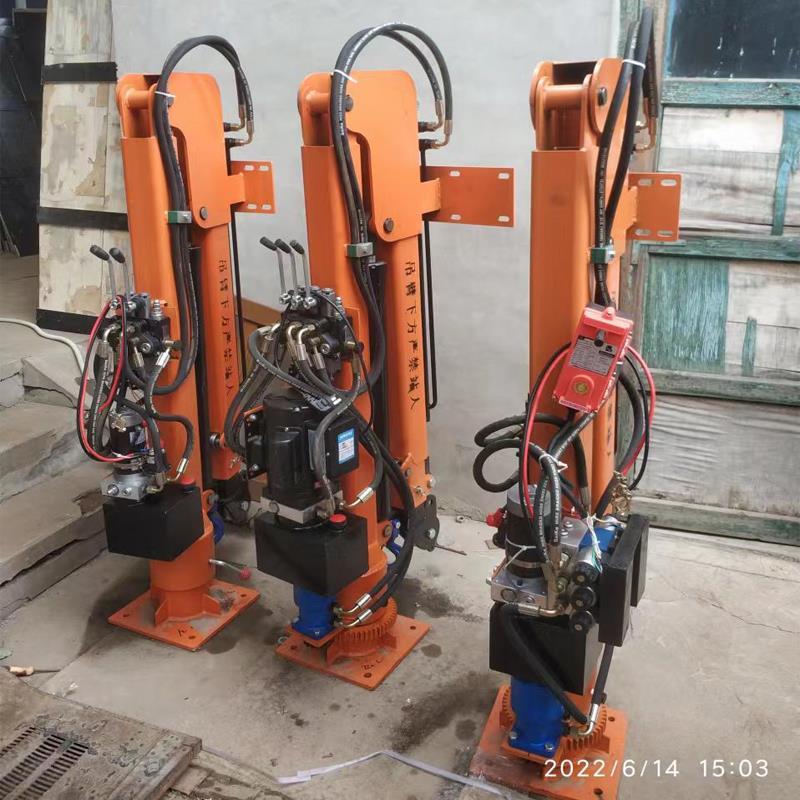 额敏县重汽蓝牌随车吊 3.2吨 国六动力强 液压驱动 农用自卸起重机